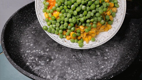 Rang cơm nên cho trứng hay chiên cơm trước? Đầu bếp mách nhỏ 1 bí kíp, hạt cơm mềm và trong veo - Ảnh 8.