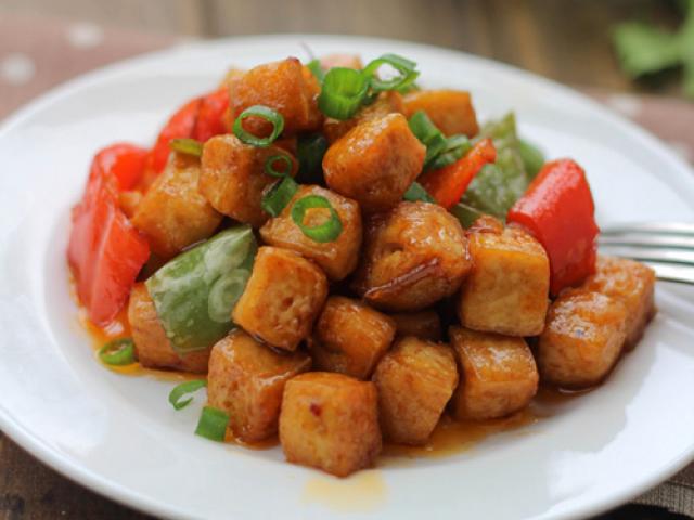 Đổi bữa với đậu phụ sốt tương