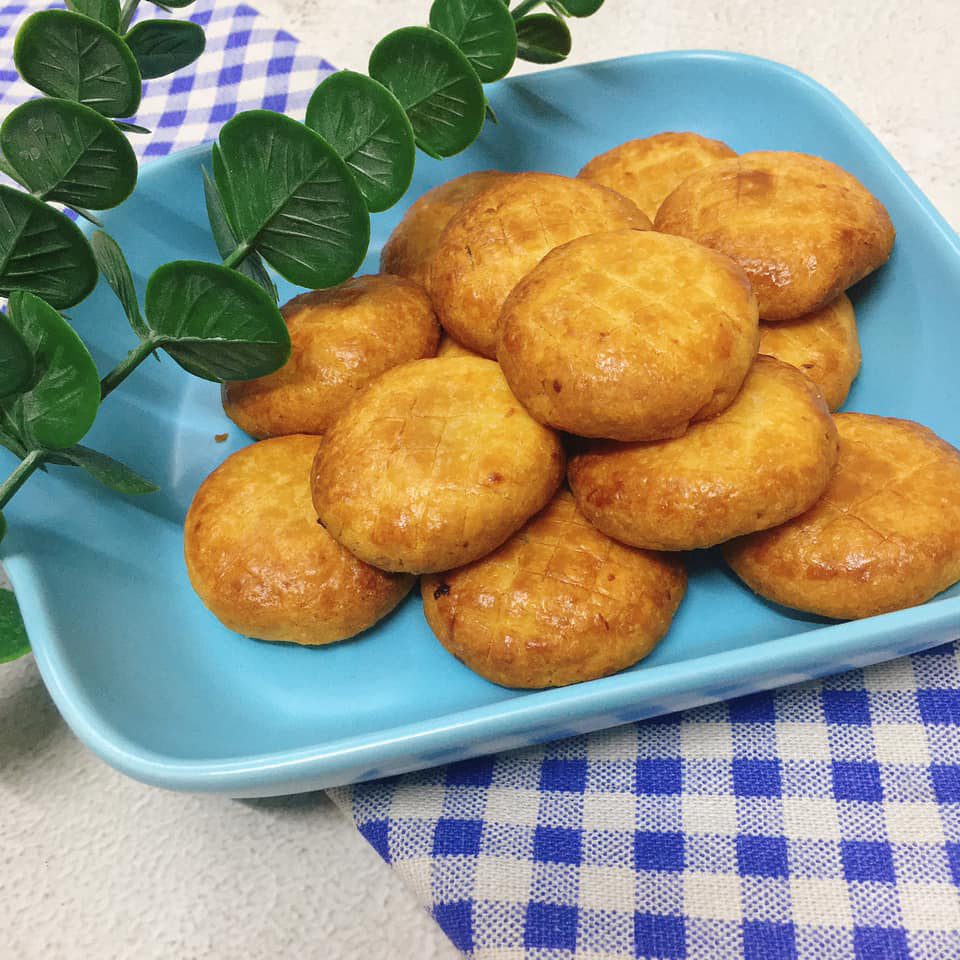Mẹo nhỏ làm món bánh dứa thành công ngay từ lần đầu tiên - Ảnh 3. Mẹo nhỏ làm món bánh dứa thành công ngay từ lần đầu tiên - Ảnh 3.