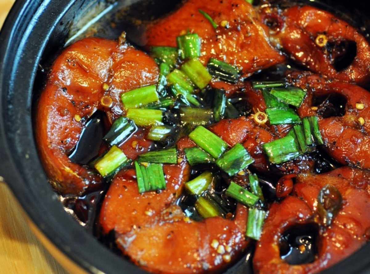 Cá kho không tanh, đậm đà, chắc thịt nhất định phải học "bí kíp" này - Ảnh 2. Cá kho không tanh, đậm đà, chắc thịt nhất định phải học "bí kíp" này - Ảnh 2.