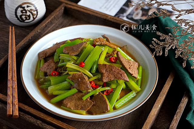 Mẹo làm gan heo xào không hôi, mềm thơm, ăn cực ngon - Ảnh 1. Mẹo làm gan heo xào không hôi, mềm thơm, ăn cực ngon - Ảnh 1.