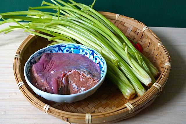 Mẹo làm gan heo xào không hôi, mềm thơm, ăn cực ngon - Ảnh 2. Mẹo làm gan heo xào không hôi, mềm thơm, ăn cực ngon - Ảnh 2.