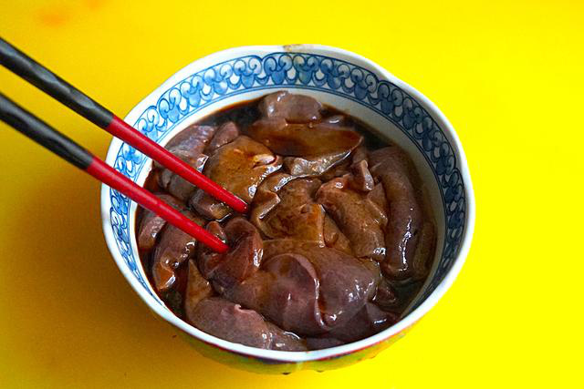 Mẹo làm gan heo xào không hôi, mềm thơm, ăn cực ngon - Ảnh 5. Mẹo làm gan heo xào không hôi, mềm thơm, ăn cực ngon - Ảnh 5.