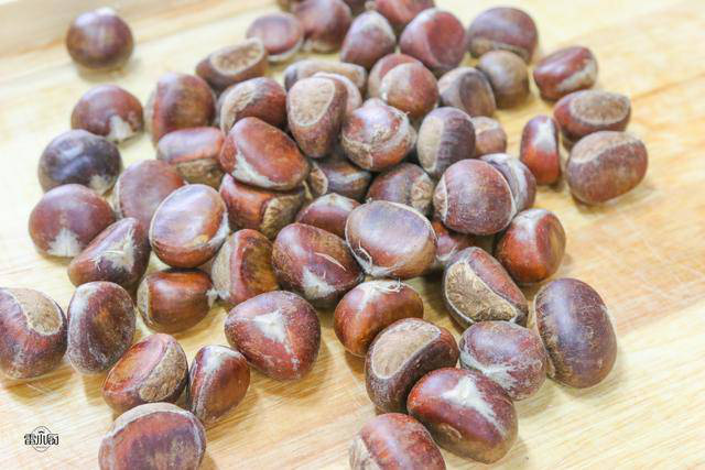 Bày cách bóc hạt dẻ nhanh gọn, không đau tay, mang hầm xương, đồ xôi ngon tuyệt  - Ảnh 3.