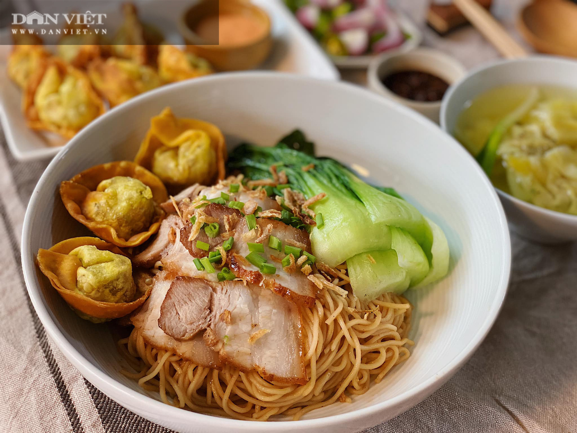 Bí quyết làm món mì xá xíu hoành thánh khô mới lạ, ăn là nghiền - Ảnh 4. Bí quyết làm món mì xá xíu hoành thánh khô mới lạ, ăn là nghiền - Ảnh 4.