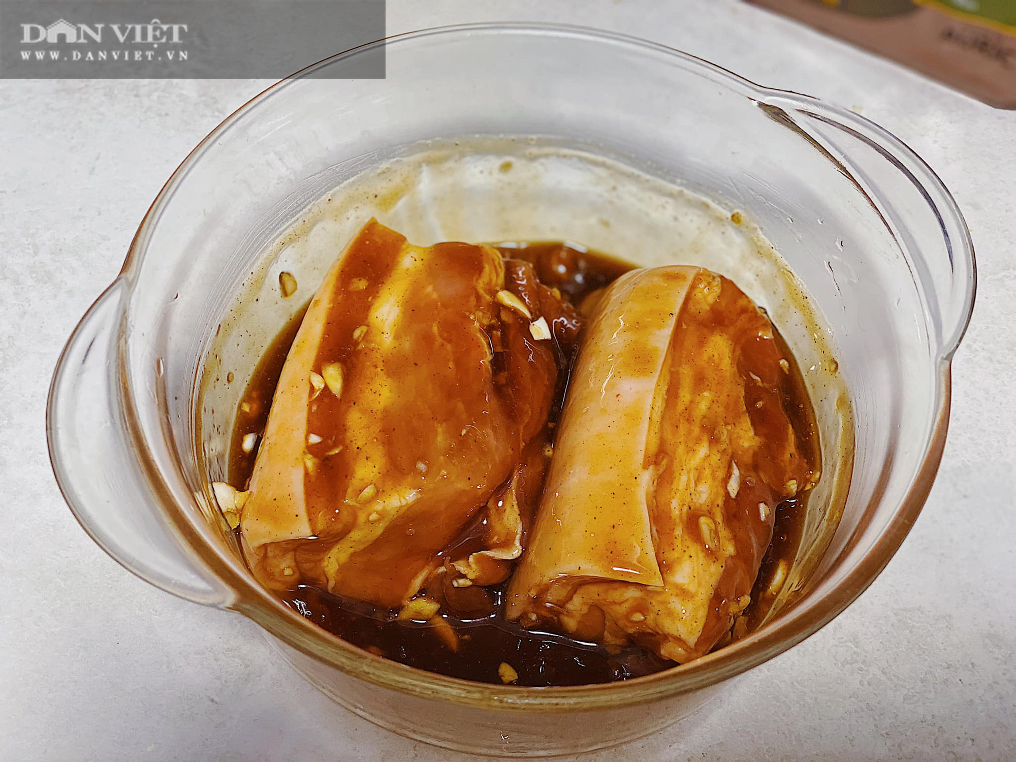Bí quyết làm món mì xá xíu hoành thánh khô mới lạ, ăn là nghiền - Ảnh 1. Bí quyết làm món mì xá xíu hoành thánh khô mới lạ, ăn là nghiền - Ảnh 1.