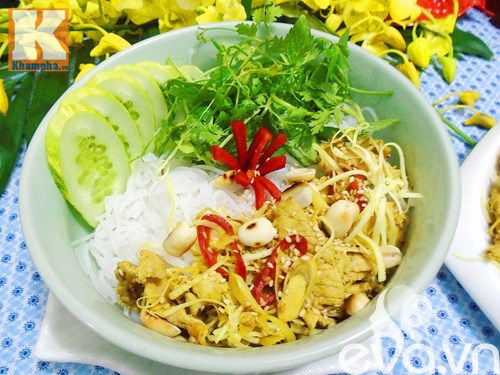 Đổi món với 5 món bún trộn ngắm không chán, ăn không ngán - Ảnh 2. Đổi món với 5 món bún trộn ngắm không chán, ăn không ngán - Ảnh 2.