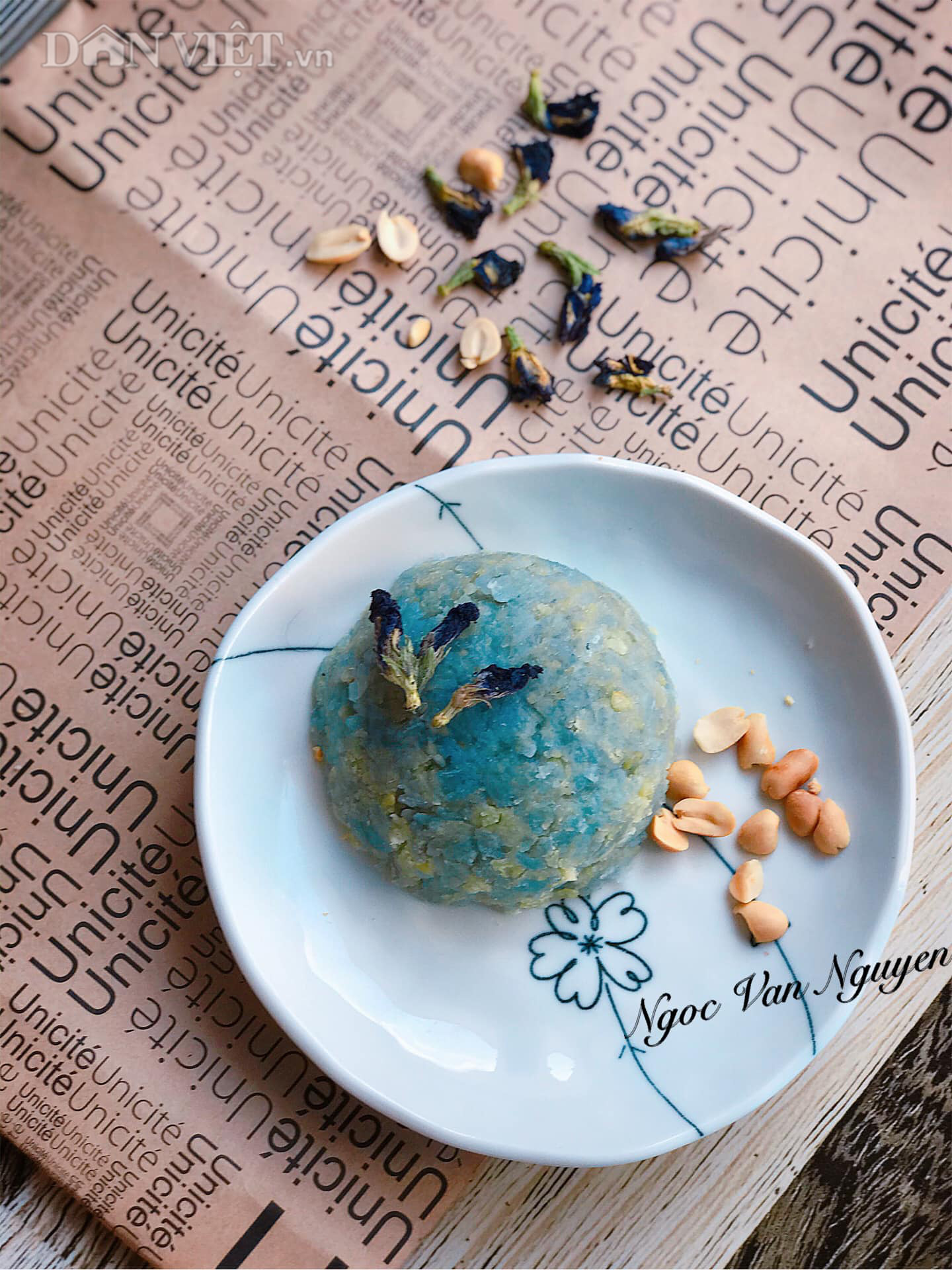 Xôi hoa đậu biếc "phiên bản" nồi cơm điện siêu dễ, siêu ngon - Ảnh 1. Xôi hoa đậu biếc "phiên bản" nồi cơm điện siêu dễ, siêu ngon - Ảnh 1.