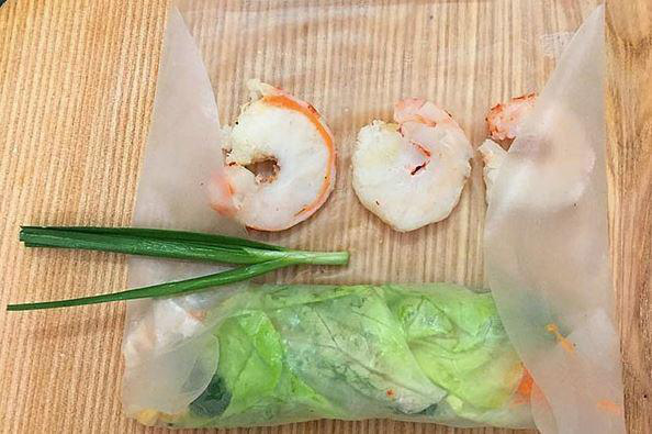 Trổ tài với món ngon được yêu nhất mùa hè: Gỏi cuốn tôm thịt - Ảnh 5. Trổ tài với món ngon được yêu nhất mùa hè: Gỏi cuốn tôm thịt - Ảnh 5.