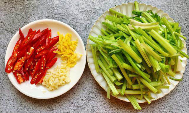 "Hô biến" thịt bò xào luôn mềm mại với giọt nước thần kỳ này - Ảnh 3. "Hô biến" thịt bò xào luôn mềm mại với giọt nước thần kỳ này - Ảnh 3.