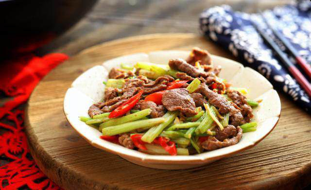 "Hô biến" thịt bò xào luôn mềm mại với giọt nước thần kỳ này - Ảnh 5. "Hô biến" thịt bò xào luôn mềm mại với giọt nước thần kỳ này - Ảnh 5.
