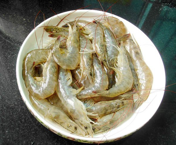 Mẹo nướng tôm ngon tuyệt đỉnh, lại không phải dính tay bóc vỏ - Ảnh 1. Mẹo nướng tôm ngon tuyệt đỉnh, lại không phải dính tay bóc vỏ - Ảnh 1.