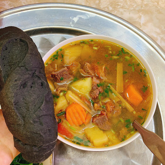 Mách bạn cách làm bánh mì bóng đêm lạ mắt, ngon miệng đang được nhiều bà nội trợ săn lùng - Ảnh 11. Mách bạn cách làm bánh mì bóng đêm lạ mắt, ngon miệng đang được nhiều bà nội trợ săn lùng - Ảnh 11.