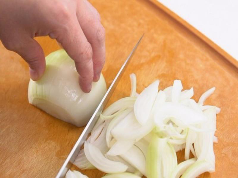 Thắng nước hàng từ củ này, cá, thịt kho lên màu đẹp lung linh lại ngọt, thơm vô đối mà không cần tới đường hay mì chính - Ảnh 2.
