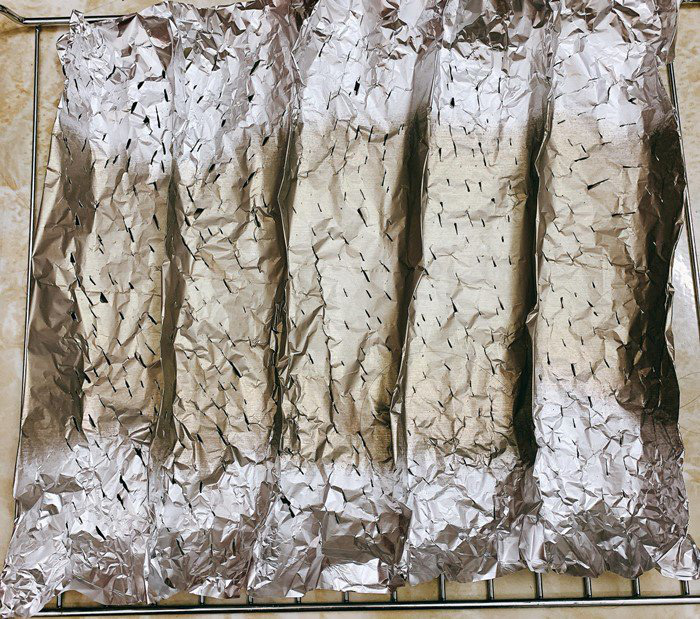 Mách bạn cách làm bánh mì bóng đêm lạ mắt, ngon miệng đang được nhiều bà nội trợ săn lùng - Ảnh 8. Mách bạn cách làm bánh mì bóng đêm lạ mắt, ngon miệng đang được nhiều bà nội trợ săn lùng - Ảnh 8.