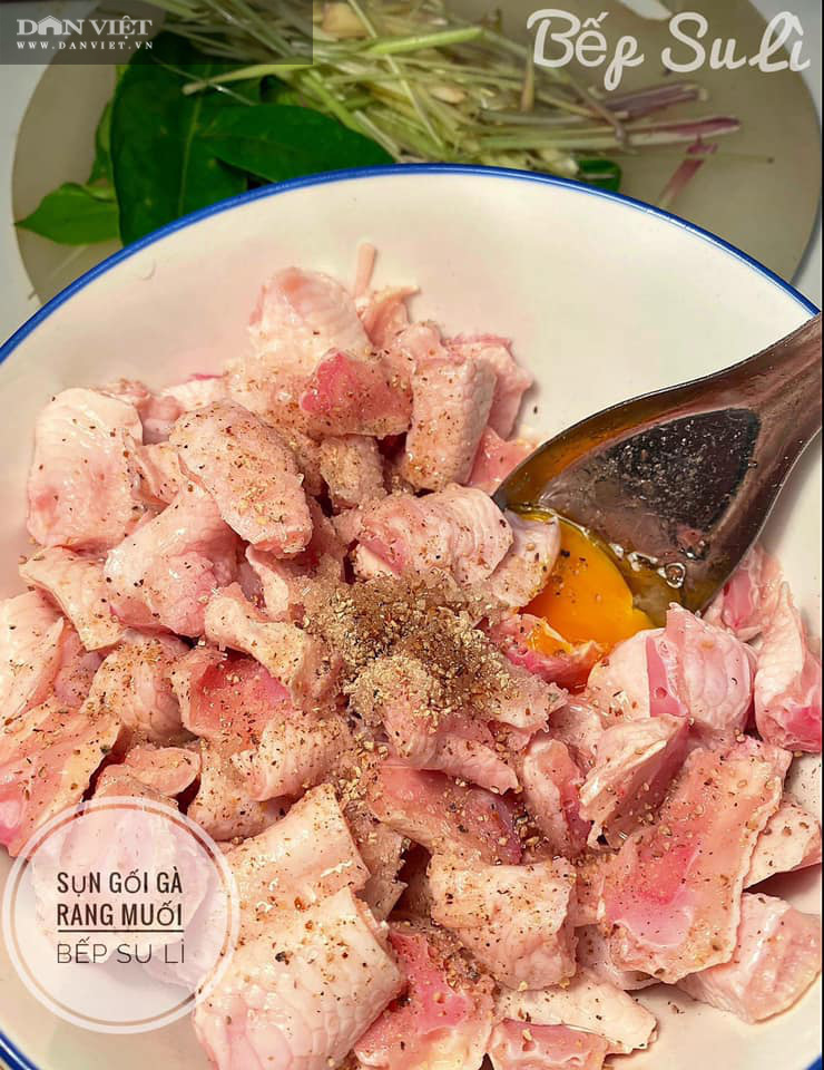 Sụn gối gà rang muối, món ăn hấp dẫn bất kỳ ai thưởng thức - Ảnh 1. Sụn gối gà rang muối, món ăn hấp dẫn bất kỳ ai thưởng thức - Ảnh 1.