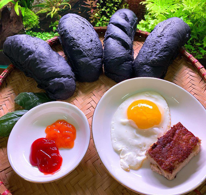 Mách bạn cách làm bánh mì bóng đêm lạ mắt, ngon miệng đang được nhiều bà nội trợ săn lùng - Ảnh 10. Mách bạn cách làm bánh mì bóng đêm lạ mắt, ngon miệng đang được nhiều bà nội trợ săn lùng - Ảnh 10.