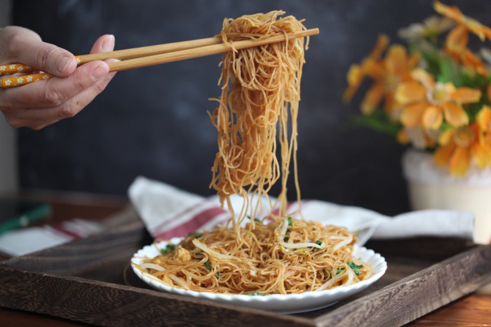 Mì xào trứng "10 phút" cho bữa sáng ngon lành, bổ dưỡng - Ảnh 4.