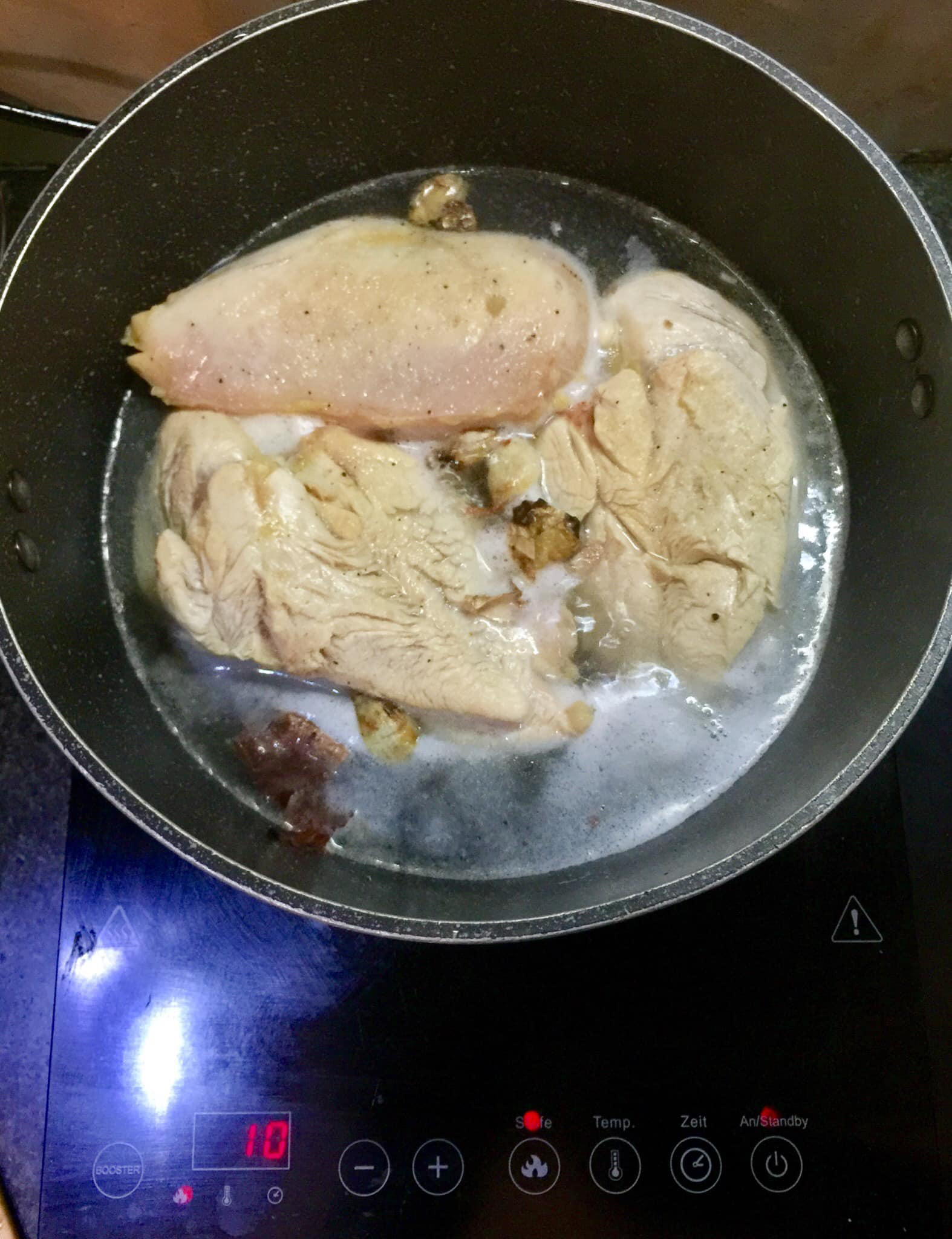 Muốn làm món khô gà lá chanh bất bại không thể bỏ qua mẹo nhỏ này - Ảnh 2.