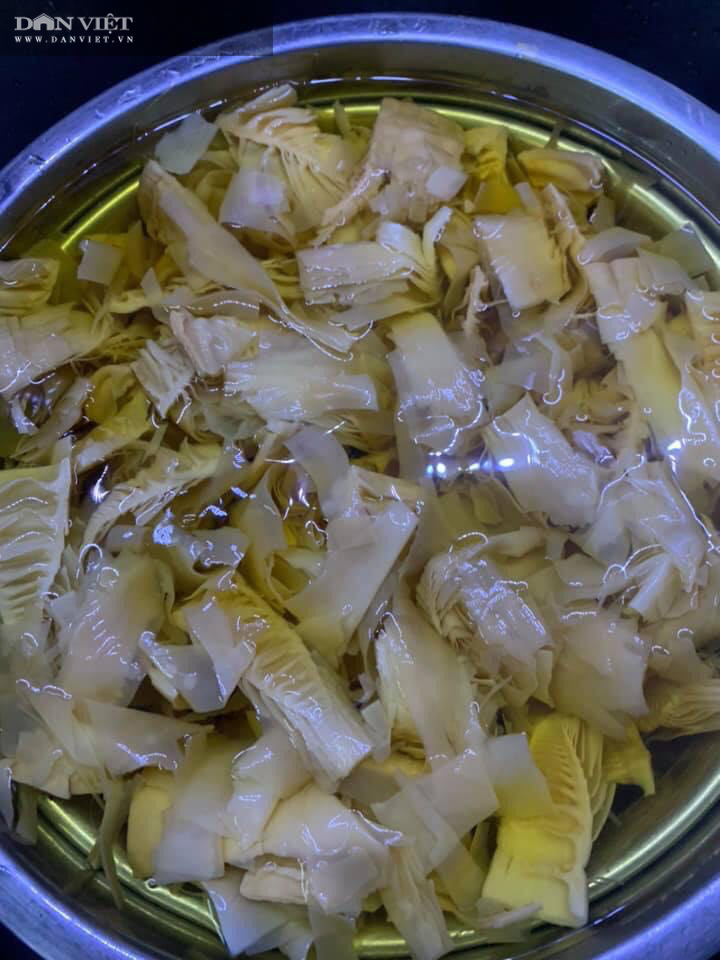 Bí quyết cho món măng khô hầm chân giò trong veo - Ảnh 1. Bí quyết cho món măng khô hầm chân giò trong veo - Ảnh 1.