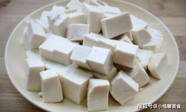 Đậu phụ sốt hành lá, món ngon không nên bỏ qua - Ảnh 4. Đậu phụ sốt hành lá, món ngon không nên bỏ qua - Ảnh 4.