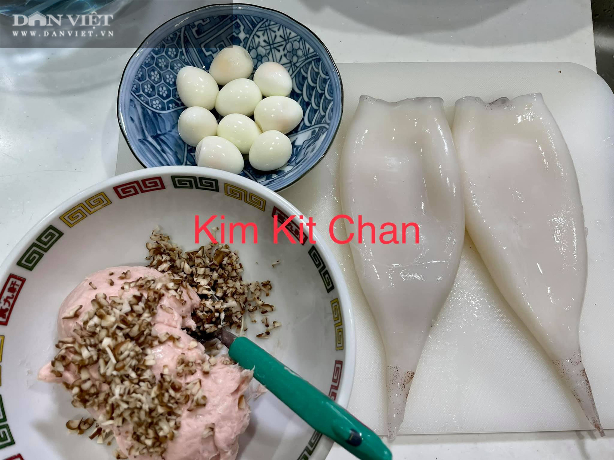 Đổi món với mực nhồi hoa cúc lạ mà quen cho bữa cơm gia đình - Ảnh 2. Đổi món với mực nhồi hoa cúc lạ mà quen cho bữa cơm gia đình - Ảnh 2.
