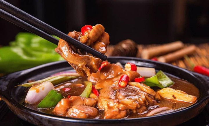 Gà hầm nấm theo cách này, ngon không thể tả - Ảnh 2. Gà hầm nấm theo cách này, ngon không thể tả - Ảnh 2.