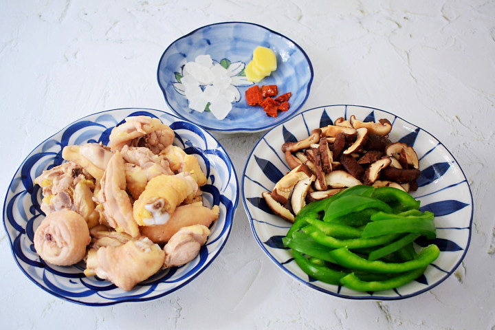 Gà hầm nấm theo cách này, ngon không thể tả - Ảnh 4. Gà hầm nấm theo cách này, ngon không thể tả - Ảnh 4.