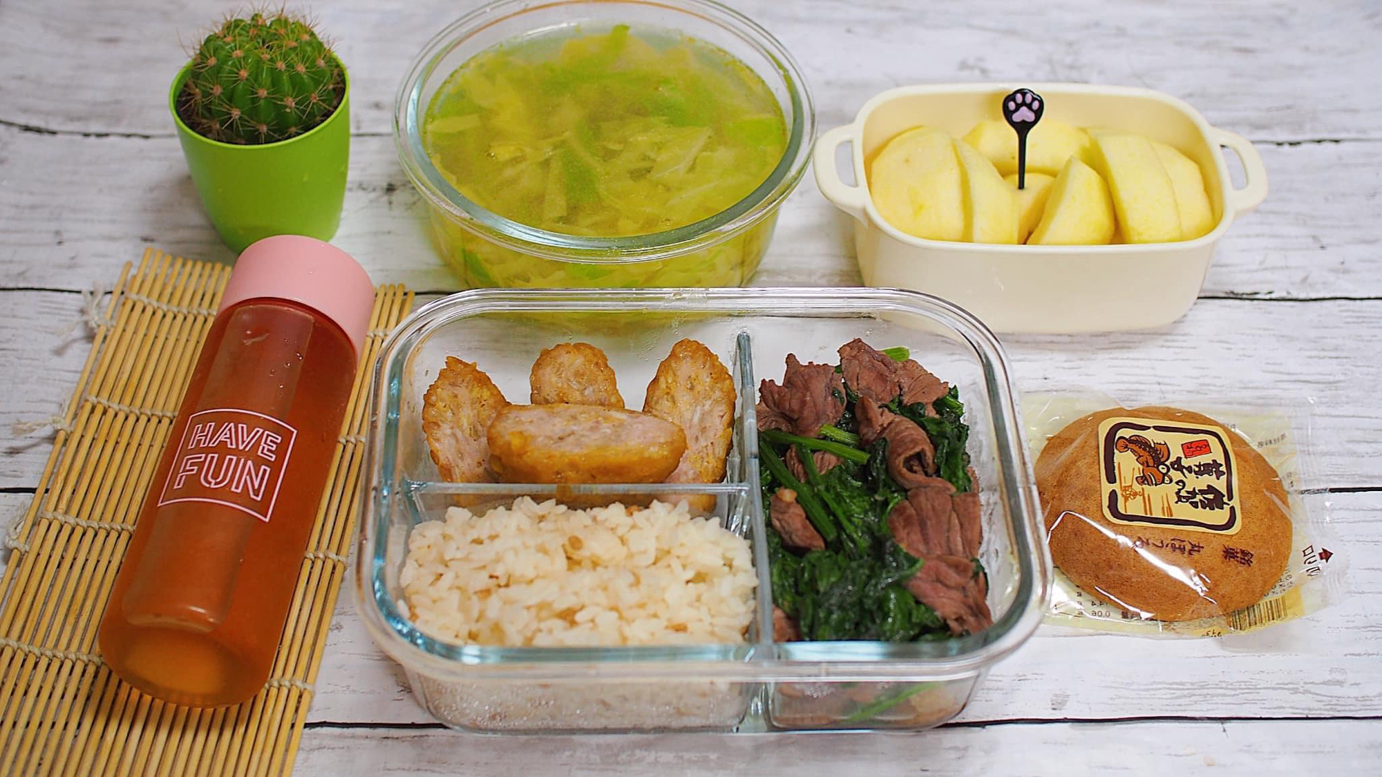 Vợ đảm chăm chỉ nấu cơm trưa cho chồng đi làm, ai cũng phải thừa nhận 'ông chồng số hưởng' là có thật - Ảnh 10.
