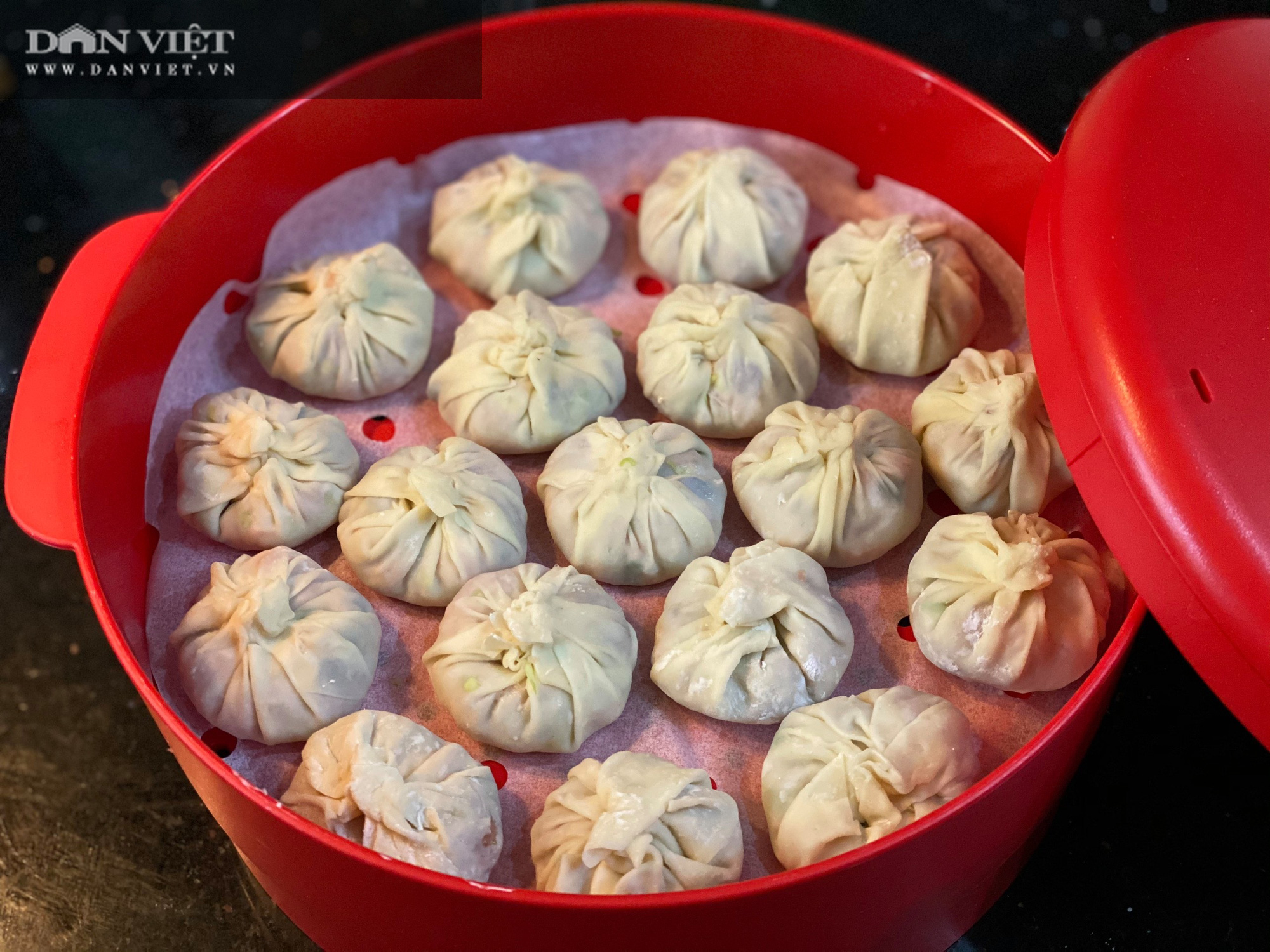 Dim Sum tôm thịt và món há cảo với nước dùng không cần ninh xương tại nhà - Ảnh 6. Dim Sum tôm thịt và món há cảo với nước dùng không cần ninh xương tại nhà - Ảnh 6.