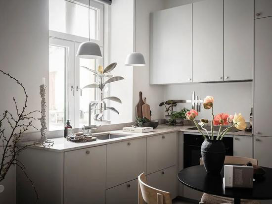 Căn hộ 28m2 được cải tạo tuyệt đẹp, ngăn nắp và tươi tắn - Ảnh 9. Căn hộ 28m2 được cải tạo tuyệt đẹp, ngăn nắp và tươi tắn - Ảnh 9.