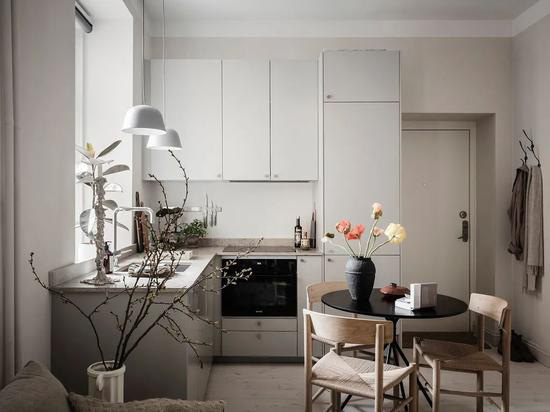 Căn hộ 28m2 được cải tạo tuyệt đẹp, ngăn nắp và tươi tắn - Ảnh 8. Căn hộ 28m2 được cải tạo tuyệt đẹp, ngăn nắp và tươi tắn - Ảnh 8.