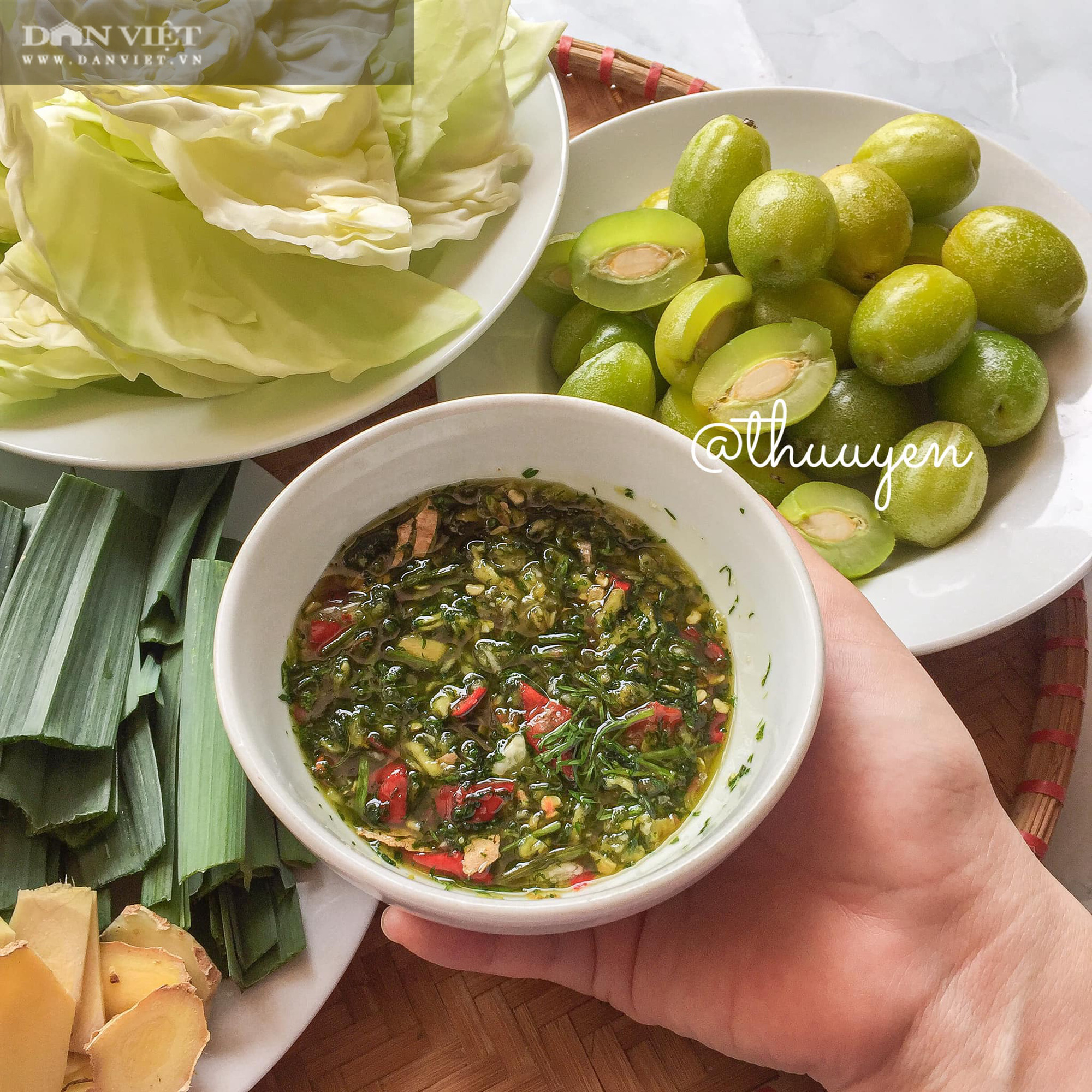 Lạ miệng với món nhót xanh chấm chẳm chéo - Ảnh 3.