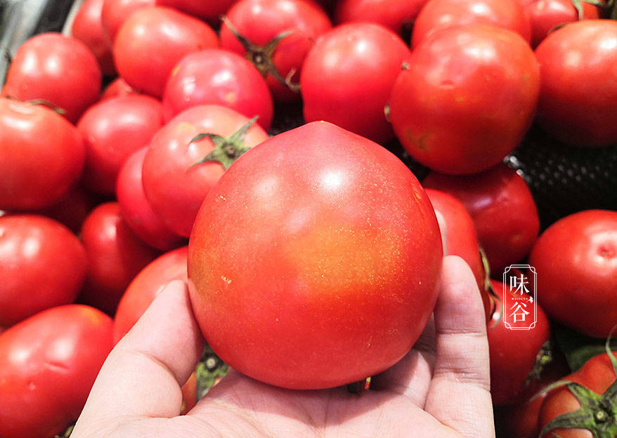 4 mẹo nhỏ giúp chọn cà chua tươi ngon, vỏ mỏng, nhiều thịt nhất - Ảnh 3. 4 mẹo nhỏ giúp chọn cà chua tươi ngon, vỏ mỏng, nhiều thịt nhất - Ảnh 3.
