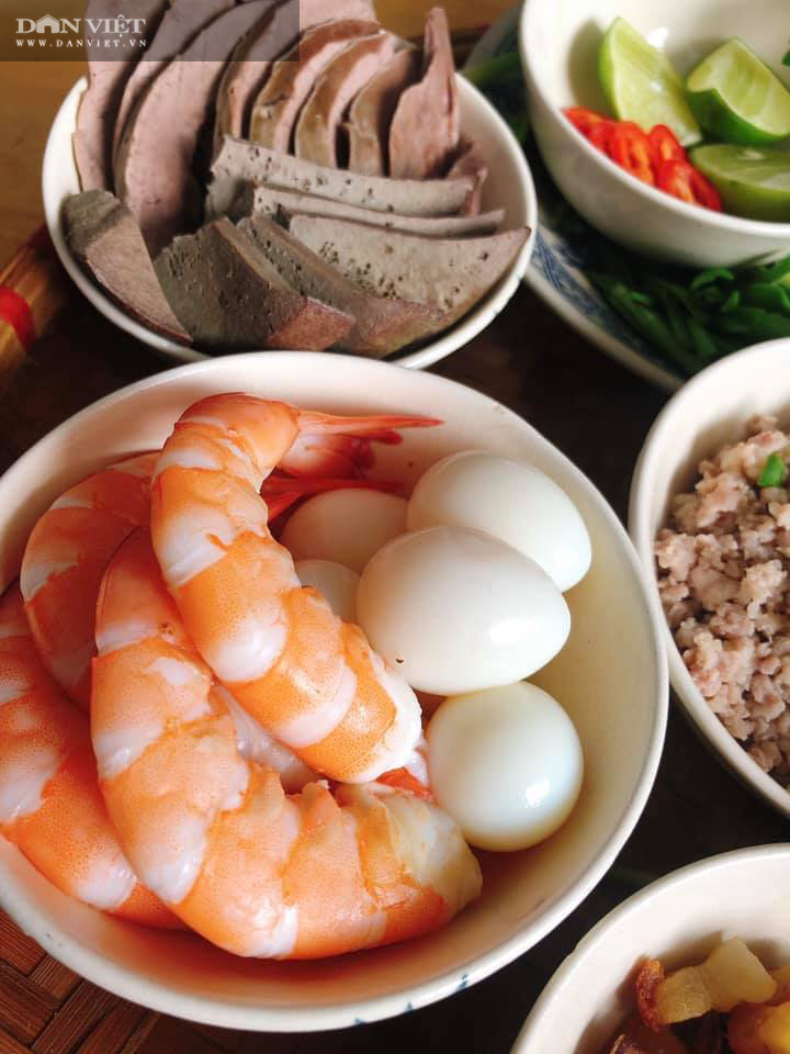 Tuyệt chiêu nấu hủ tiếu thập cẩm chuẩn vị thơm ngon - Ảnh 3.