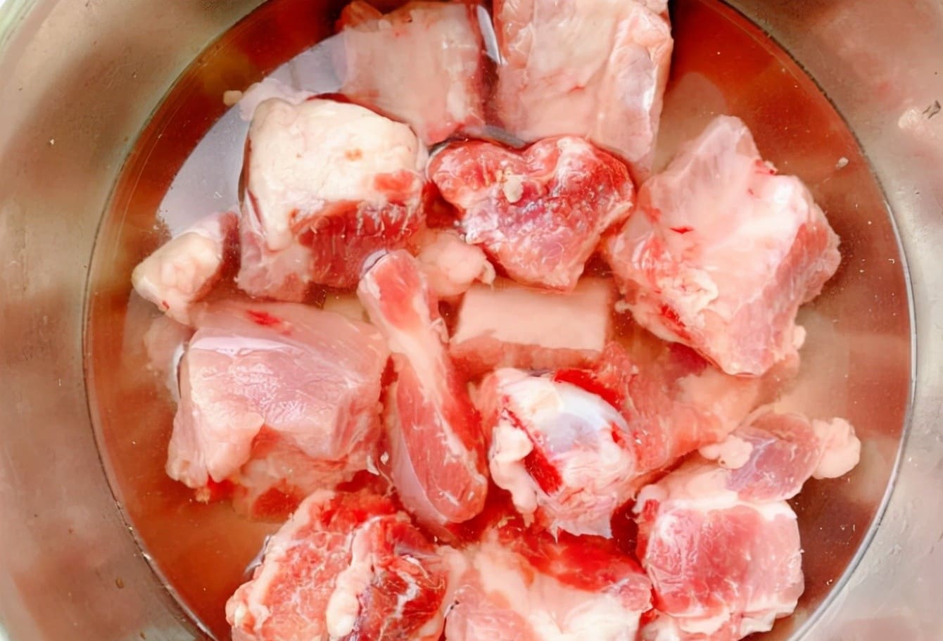 Gió lạnh về thích hợp để ăn canh sườn, muốn hầm sườn thơm, không tanh hãy nhớ 2 bước này - Ảnh 3. Gió lạnh về thích hợp để ăn canh sườn, muốn hầm sườn thơm, không tanh hãy nhớ 2 bước này - Ảnh 3.