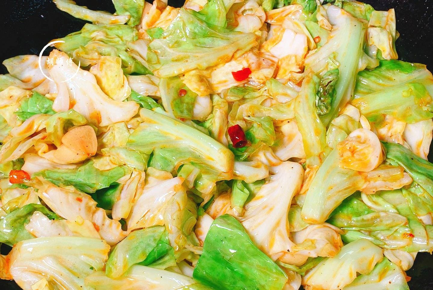 Xào bắp cải thả ngay vào dầu là sai rồi, muốn giòn, ngọt hãy nhớ các bước này - Ảnh 6.