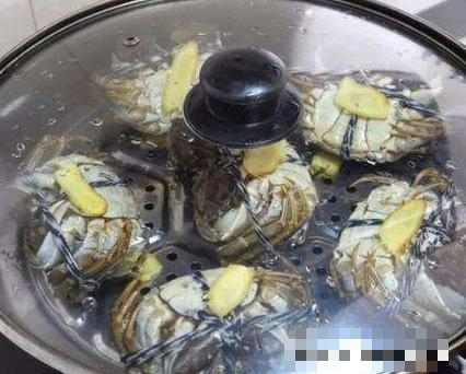 3 lưu ý khi hấp cua, đảm bảo thơm ngon, không tanh - Ảnh 3. 3 lưu ý khi hấp cua, đảm bảo thơm ngon, không tanh - Ảnh 3.
