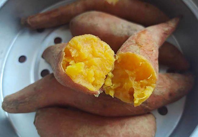 Hấp khoai đừng cho thẳng vào nồi, làm thêm bước này khoai sẽ thơm ngọt - Ảnh 3. Hấp khoai đừng cho thẳng vào nồi, làm thêm bước này khoai sẽ thơm ngọt - Ảnh 3.