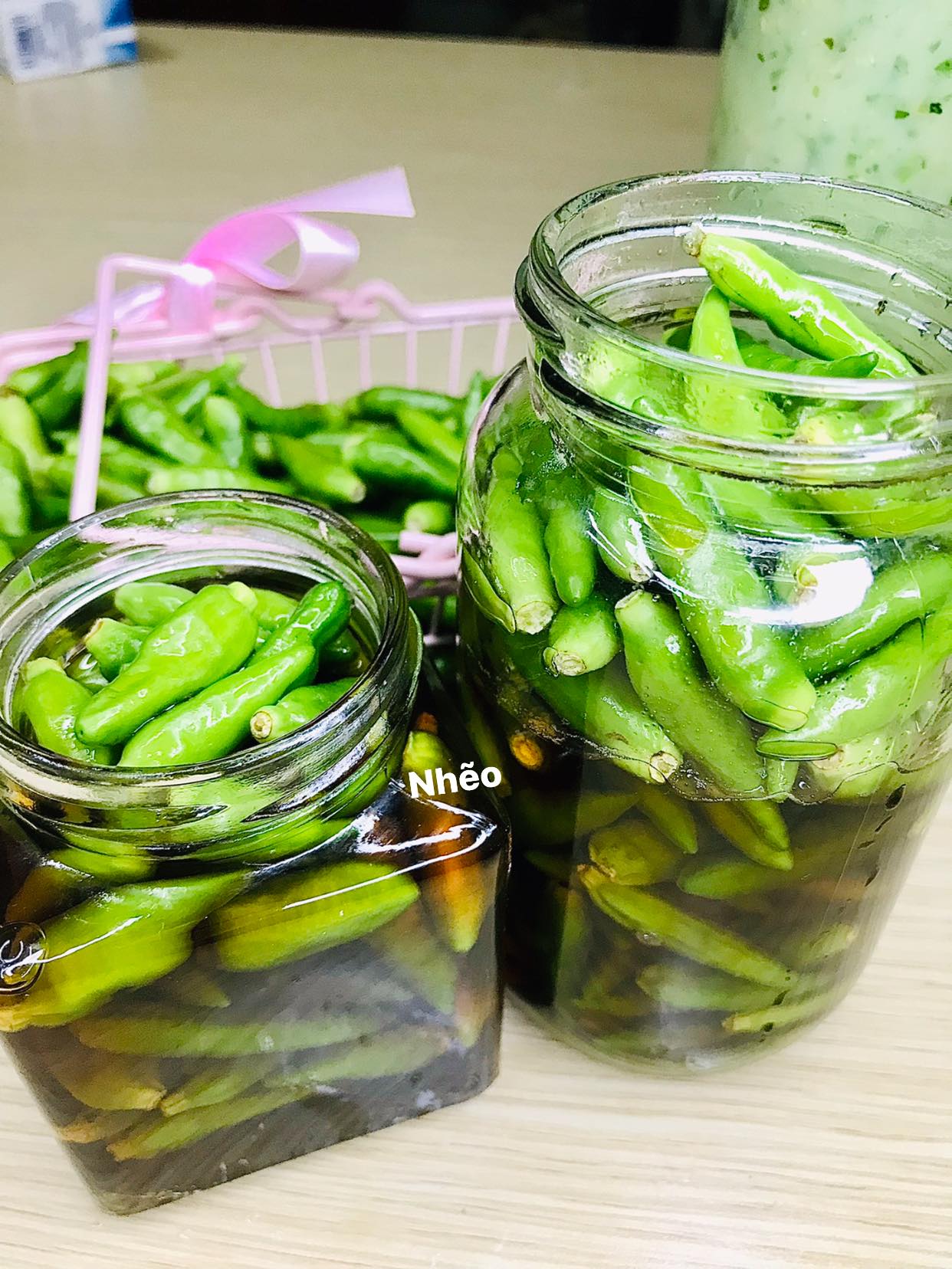 Lẩu gà ớt xiêm xanh rừng thơm nồng vị cay - Ảnh 8. Lẩu gà ớt xiêm xanh rừng thơm nồng vị cay - Ảnh 8.