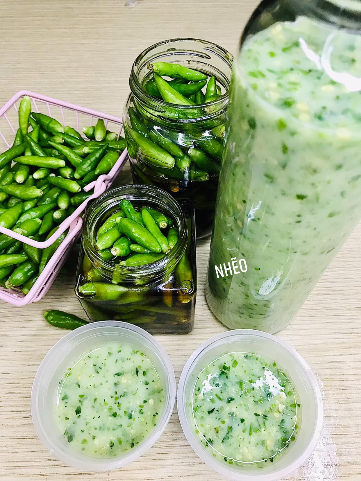 Lẩu gà ớt xiêm xanh rừng thơm nồng vị cay - Ảnh 7. Lẩu gà ớt xiêm xanh rừng thơm nồng vị cay - Ảnh 7.