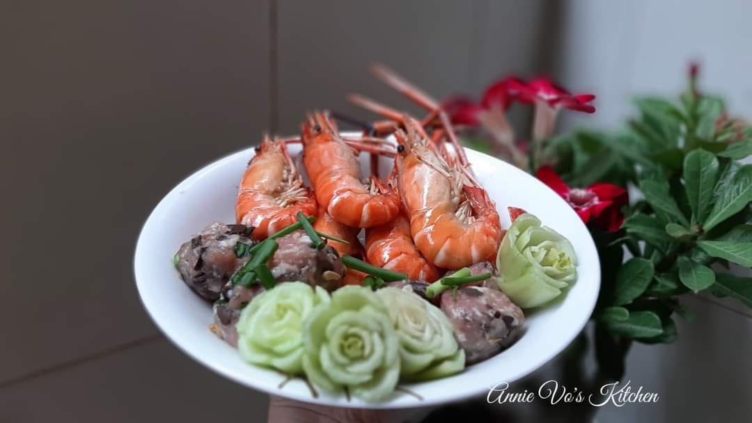 Nấu lẩu tôm càng thơm ngon hấp dẫn cho ngày trời lạnh - Ảnh 2. Nấu lẩu tôm càng thơm ngon hấp dẫn cho ngày trời lạnh - Ảnh 2.
