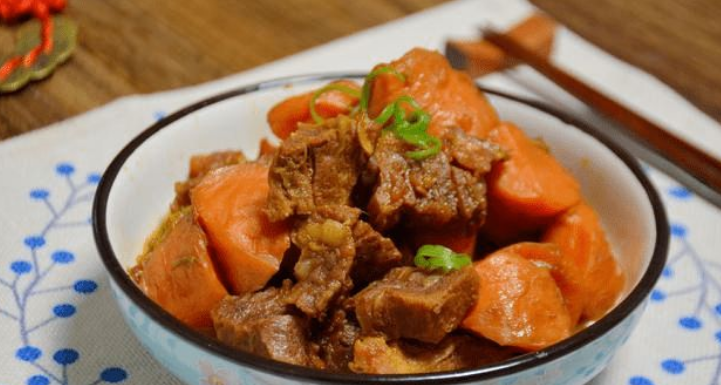 Hầm thịt bò cho muối trước, làm sai cách bảo sao thịt dai, không thơm - Ảnh 1. Hầm thịt bò cho muối trước, làm sai cách bảo sao thịt dai, không thơm - Ảnh 1.
