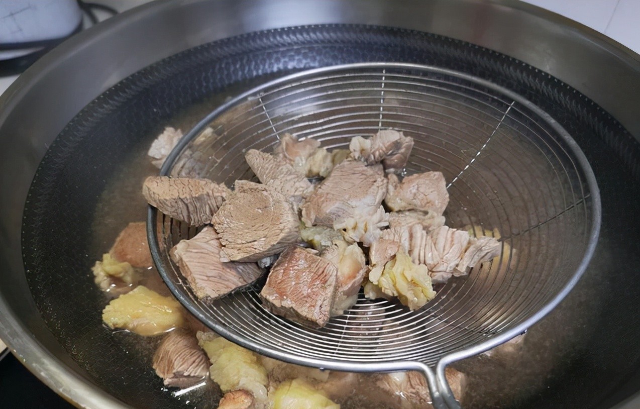 Hầm thịt bò cho muối trước, làm sai cách bảo sao thịt dai, không thơm - Ảnh 5. Hầm thịt bò cho muối trước, làm sai cách bảo sao thịt dai, không thơm - Ảnh 5.