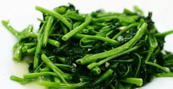 Mẹo hay giúp rau muống xào xanh mướt, giòn ngọt - Ảnh 4. Mẹo hay giúp rau muống xào xanh mướt, giòn ngọt - Ảnh 4.