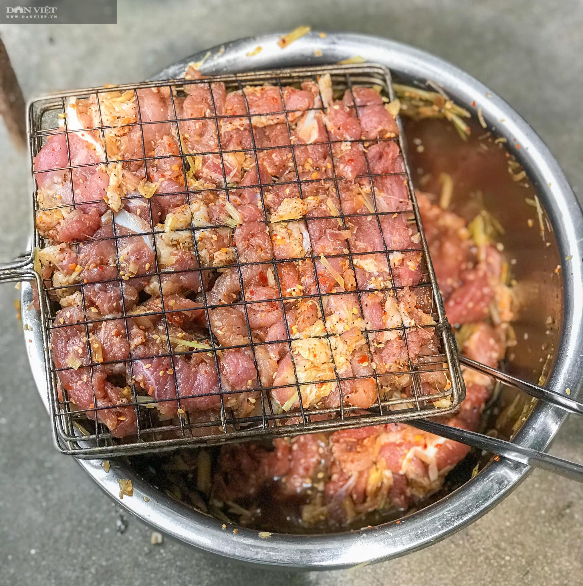 Cách ướp thịt nướng than hoa cực ngon - Ảnh 2. Cách ướp thịt nướng than hoa cực ngon - Ảnh 2.
