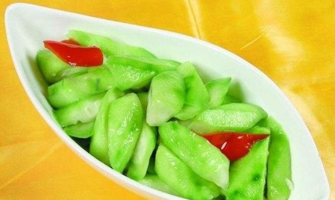 Xào mướp đừng cho ngay vào chảo, hãy làm bước này để mướp xanh, ngọt, không thâm đen - Ảnh 5. Xào mướp đừng cho ngay vào chảo, hãy làm bước này để mướp xanh, ngọt, không thâm đen - Ảnh 5.