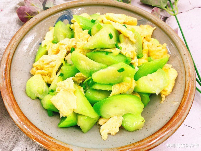 Xào mướp đừng cho ngay vào chảo, hãy làm bước này để mướp xanh, ngọt, không thâm đen - Ảnh 4. Xào mướp đừng cho ngay vào chảo, hãy làm bước này để mướp xanh, ngọt, không thâm đen - Ảnh 4.