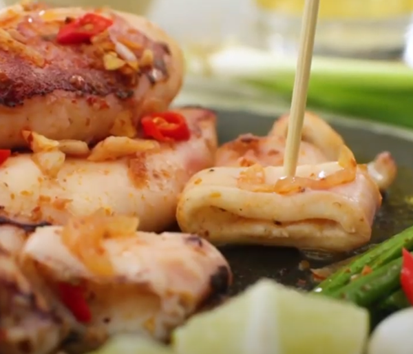Mách 3 cách làm mực hấp bia ngon bá đạo, cách pha nước chấm cũng miễn chê - Ảnh 9. Mách 3 cách làm mực hấp bia ngon bá đạo, cách pha nước chấm cũng miễn chê - Ảnh 9.