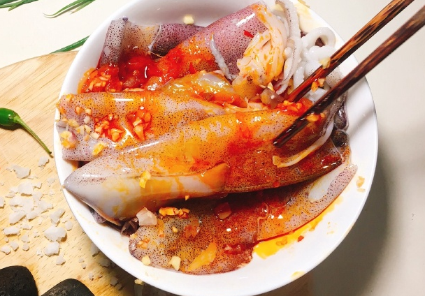 Mách 3 cách làm mực hấp bia ngon bá đạo, cách pha nước chấm cũng miễn chê - Ảnh 6. Mách 3 cách làm mực hấp bia ngon bá đạo, cách pha nước chấm cũng miễn chê - Ảnh 6.